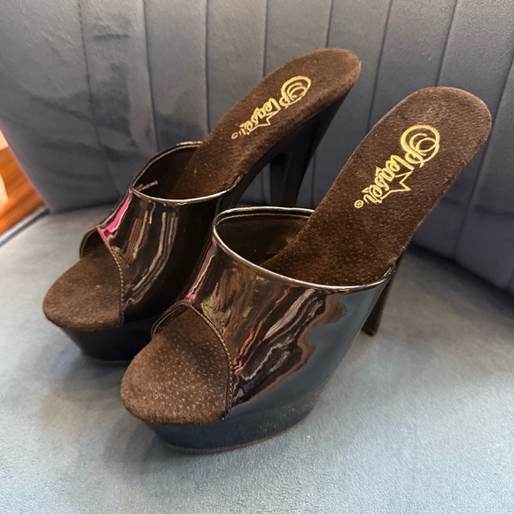 ✨ New Pleaser Kiss-201 Black Patent Platform Mule Heels – Size 8 - Picture 1 of 6